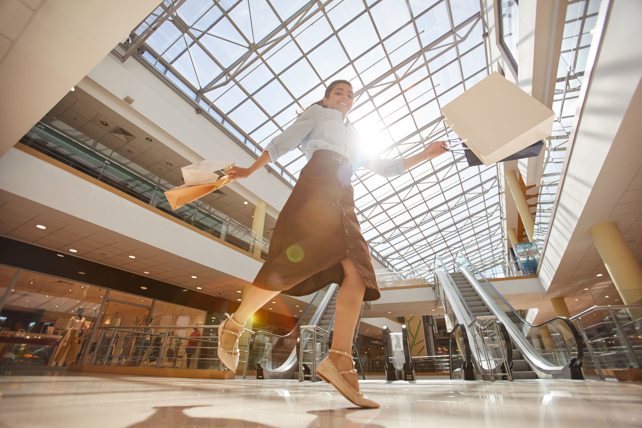 d-1 immobilien - carefree young woman